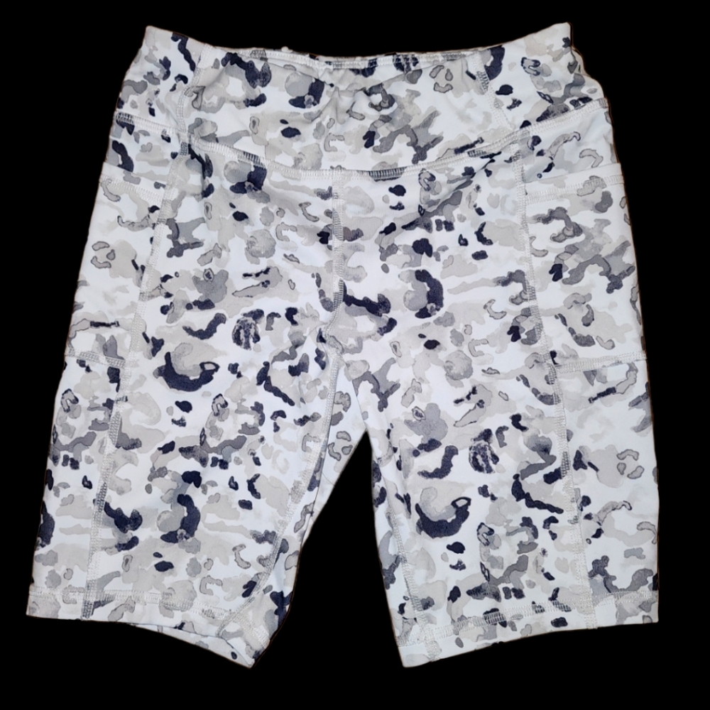 Avia Girls Camo Bike Shorts Medium GIRLS